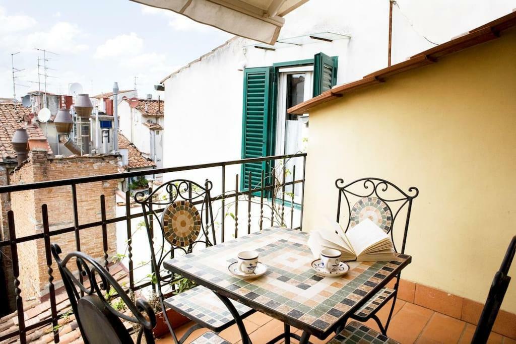 Rebby'S Terrace Appartement Florence Buitenkant foto